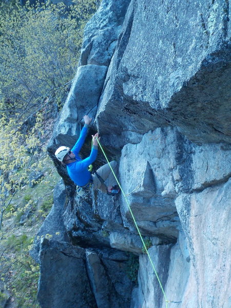 Clipping the roof bolt. Pitch 1