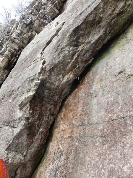 The start of Arch on a cold, icy day