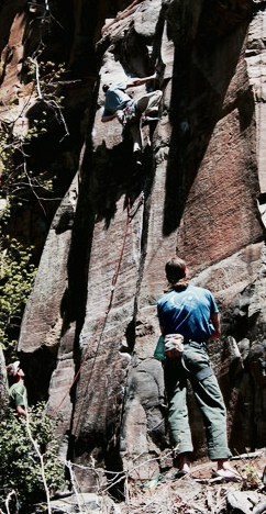 JJ Schlick on the FA of Resurrection 5.11+.
<br>
David Daily and Peter Kohl lend support.