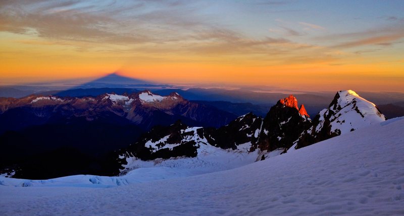 Sunrise over Colfax Peak from the Easton Glacier