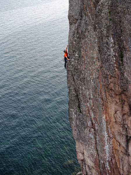 Sailing between water and rock on Sunny and Sheer. July 4, 2015. <br>
Photo: Ted Kryzer.