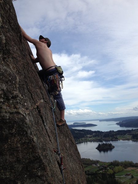 John gettin some jams above the traverse into the crack.