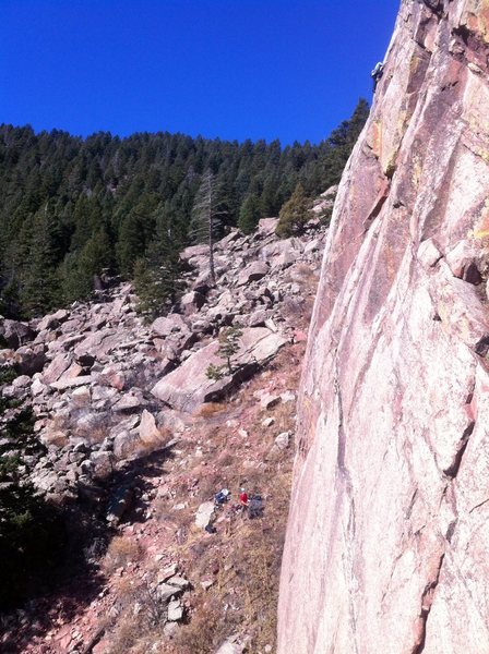 Stu finishing up the final few feet to the anchor on the first pitch of Asahi.