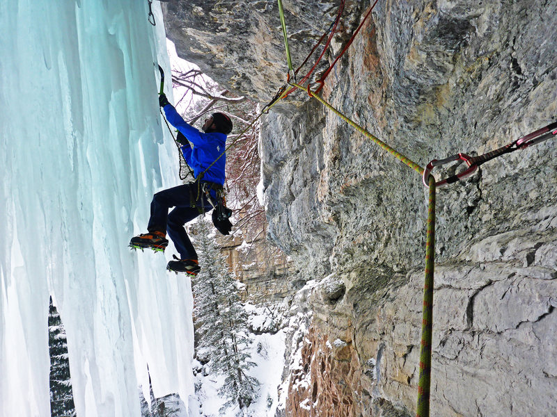 Kacper Tekieli leading ice-crux of the route (March 2015. Photo: Przemek Jurczyk).