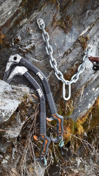 One more anchor complete at POS, thanks again Petzl for the demo tools