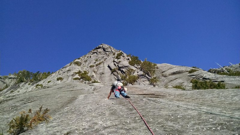 looking up at the 5.10b pitch of urban bypass. Green line shows the true line as it continues on as Dreamer, Red line shows where we got off-route