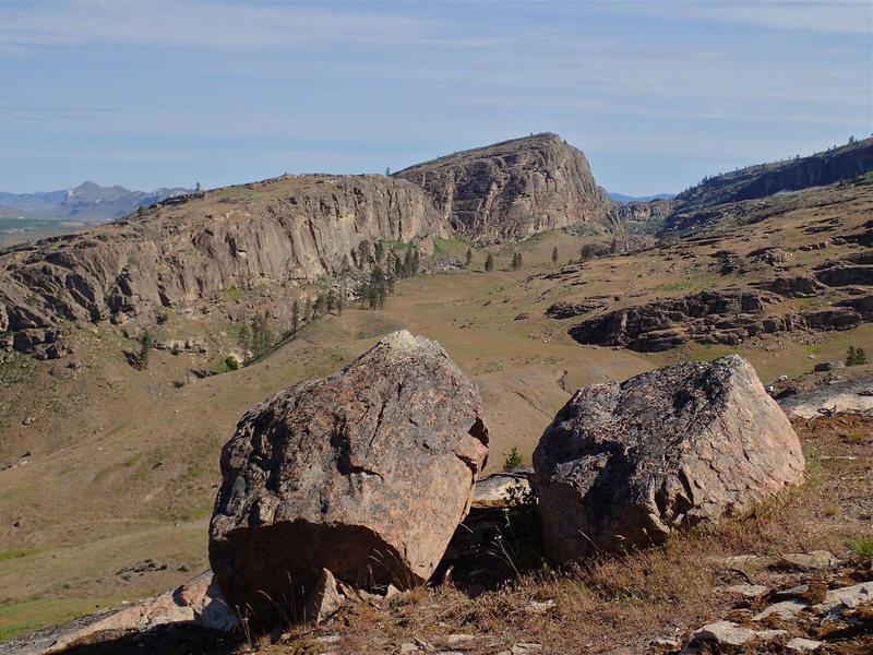 McLoughlin Canyon from the NW slope of Chewiliken Canyon