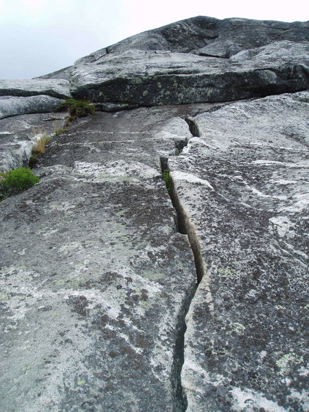 Looking up "the beautiful crack" on Hand-Over-Hand (taken from location "Pho 1" on topo photo of Overhang-Detail)