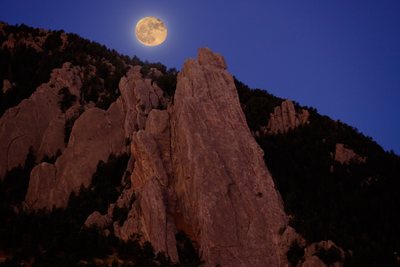 Moon set over the 3rd Flatiron.
