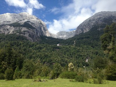 Anfiteatro from the valley floor near Campo Aventura 