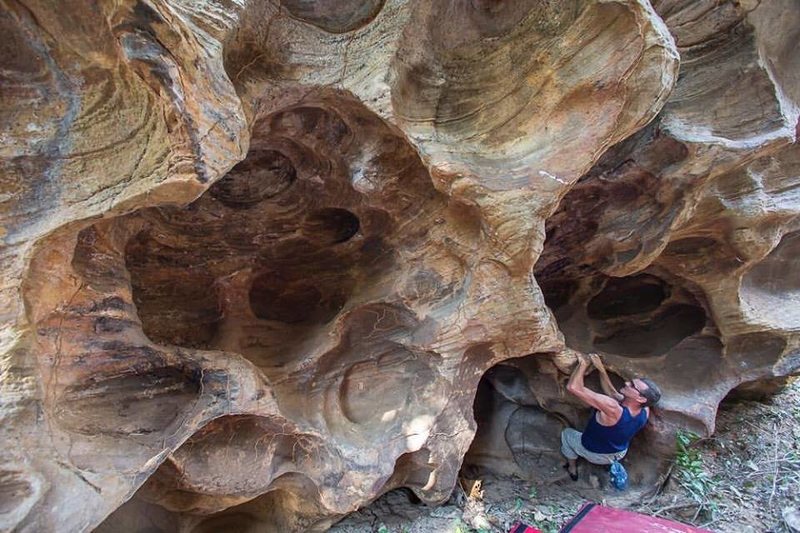 Egg Shell Traverse V4