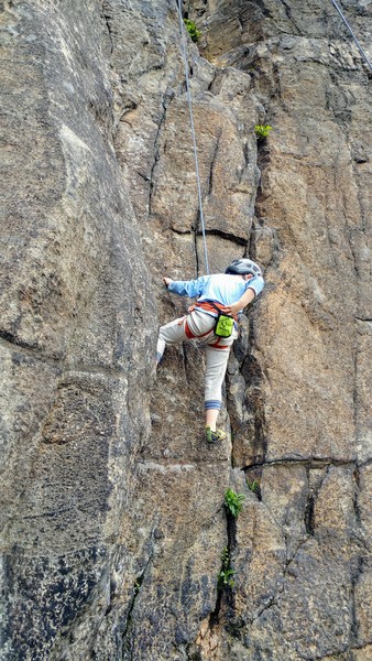 Damian, age 5, chalking up at the start