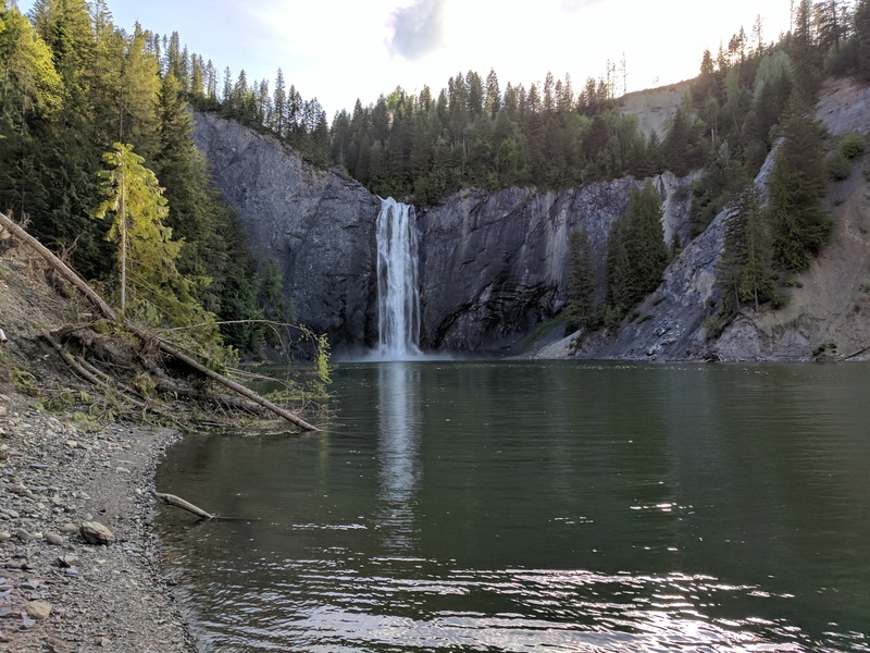 Nearby Peewee falls is well worth seeing if you make the drive up to Metaline. The power company operates a very nice free campground there with 12 sites.