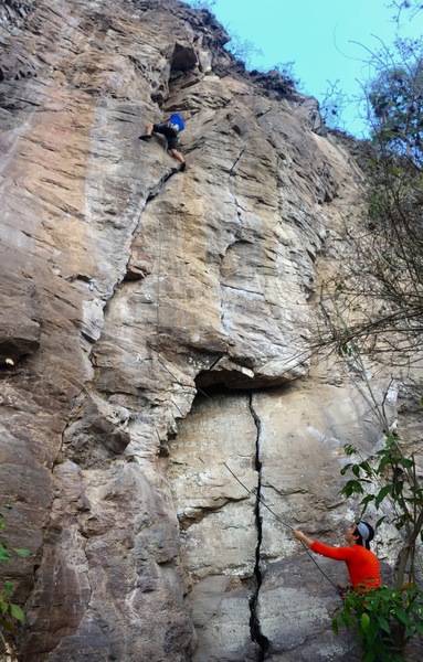 Manu & Erick climbing La Puerta