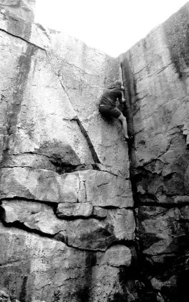 A quarry classic, the crux feels a bit airy but the moves are positive and fun!