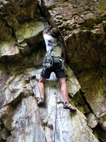 Jeff Baldwin launching into the start of Lycra Eater.  September 2008