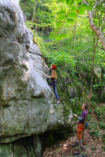 Jaelynn on her first outdoor lead.
<br>
Photo: Torie Kidd
