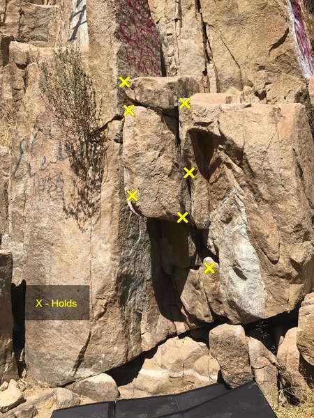 Nice little warm-up boulder to the right of the Dihedral, Fingers, Polished, and Horn routes.