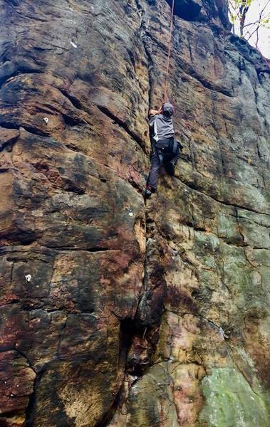 Last of the Mohicans, a 5.7 crack. You can place trad gear on this crack on lead, top-rope it, or reach out and clip draws on the route to the right of it. The bolted route on the left is Tomahawk (5.10+).