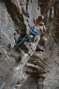 In the juggy section of this climb. Ro Shampo is just right of this.