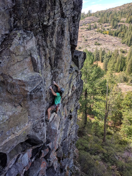 Damien Nicodemi works through the crux.