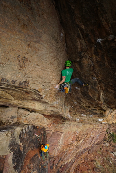 Nick entering the crux on P2. Such a great climb!
<br>

<br>
Photo: Marc Bergreen.