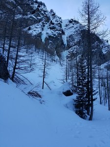 Pattinaggio artistico on the left, Hard ice in the rock on the right