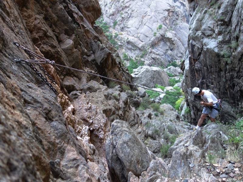 There are two rappels in the Cruise Gully. As of 2018, there were new fixed lines.