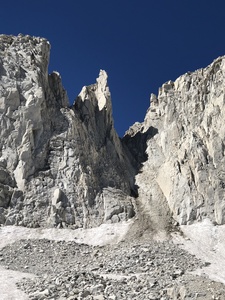 Approach couloir (8/27/18) is impassable if not covered in snow.  Do not attempt the approach on a dry year