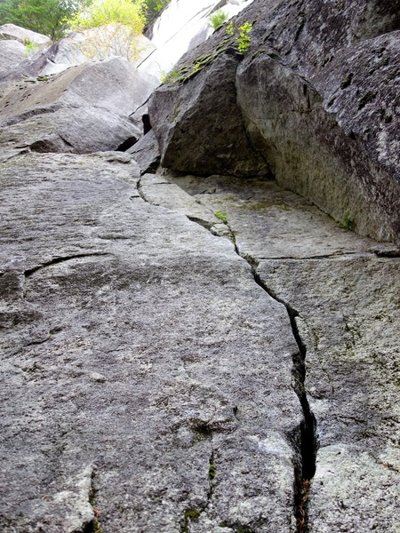 Start of Pitch 1. Much drier than when I climbed it in the spring.