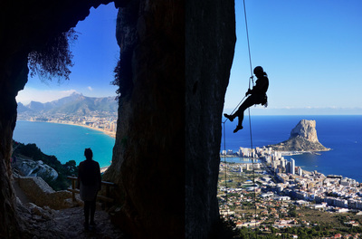 Composite photo – Left: looking out of the Peñon toward Olta; Right: looking toward the Peñon from Olta