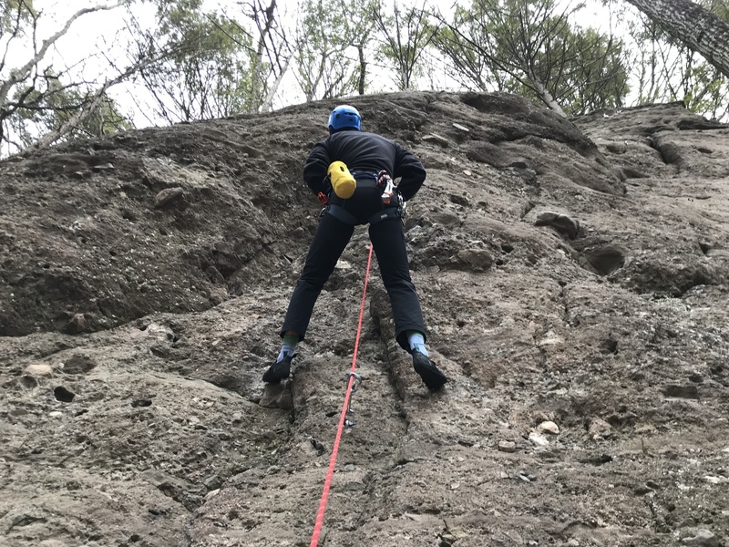 Resting on a bolt on Bolsillos del Sol.