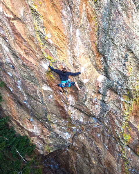 Big sidepull-slapping moves to the hueco on Thunder Muscle.
<br>

<br>
Photo: Will Frazier.