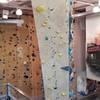 Brooklyn Boulders Queensbridge main room (from entrance)