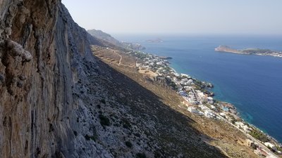The 12:00 shadow slowly moves towards Panarama with the hustling a little climber town is basking in the sunlight.