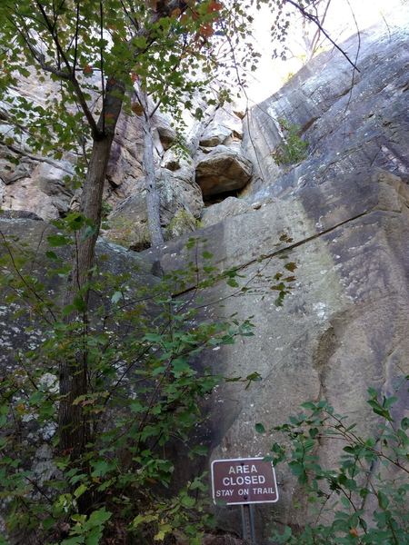 Area Closed?? We saw this sign on 23 October 2019. Not sure how long it has been there, but we did not see any mention of it on MP, so here's the mention. (We saw the sign and moved on to another climbing area.)