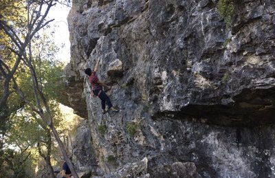 Goes up to a distinctive flake that lies above the first crux. Cheater stack on the bottom.