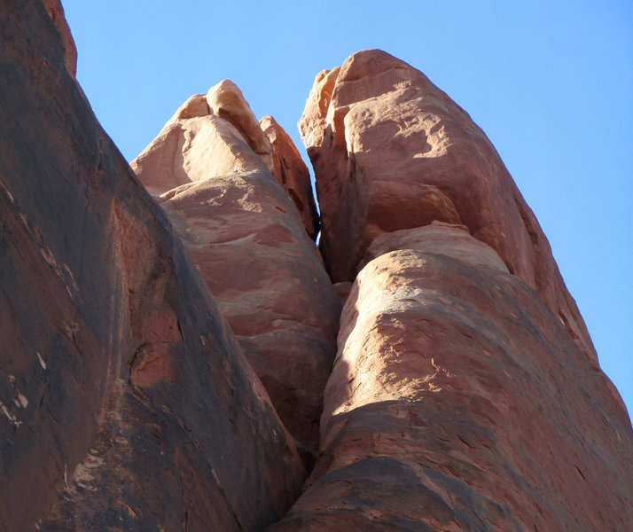 The wide sections of the route. Sand Tears ends at the large ledge on the left after the easy OW warmup. Climbing through the crescent crack above was interesting... would have been nicer if it weren't so sandy and friable!