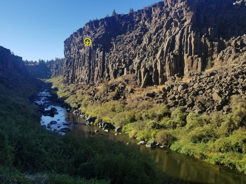 Wildfire Wall is the straight columns just south of the slanting columns that mark Cox Rocks. The arrow in the photo marks the area location