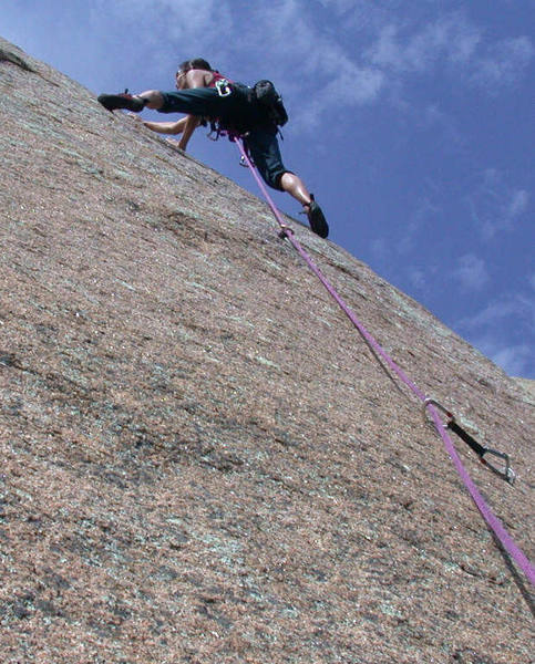 Tomoko Jewell leading her first 5.10a.