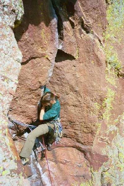 Joseffa Meir leading into the Offwidth of Grandmother's Challenge.  Photo by Tony Bubb.