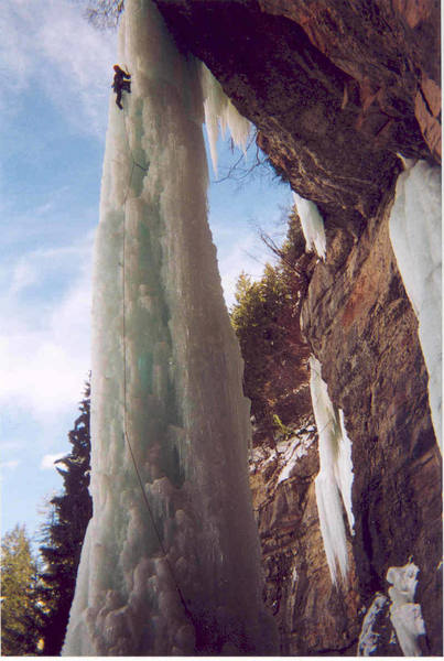 The Fang, 3/22/03.<br>
<br>
Photographer: Joe Leonhard.