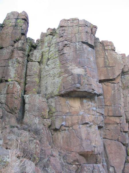 Fun roof (crux) and some fairly easy face moves.