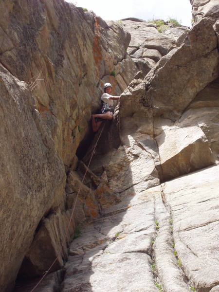 Peter Dillon chimneying the crux.