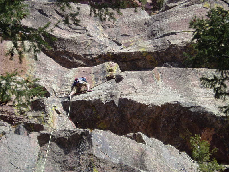 Starting the 10a undercling on P1. The gear in the undercling is mediocre medium to small brass, perhaps opposed, and maybe a small Ballnut. Gear on the left is pretty good but not bomber, and the next piece is way down. Don't fall.