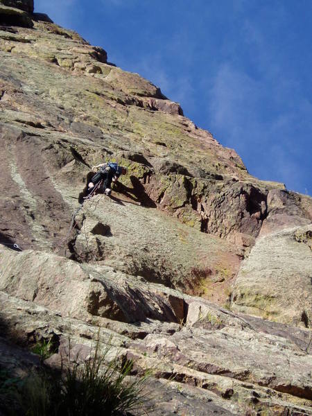 The crack looks very short in this photo because of the foreshortening caused by the zoom and shooting straight up. P2 of Touch and Go is the left facing corner right of me.<br>
<br>
Photo by Chuck Graves.