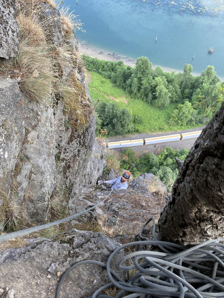 Austin finishing the climb above Dastardly. The top of this pitch is a few feet from the hikers trail.