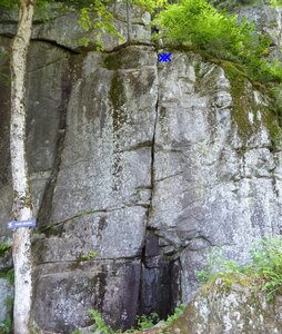 short crack on the far right of the cliff