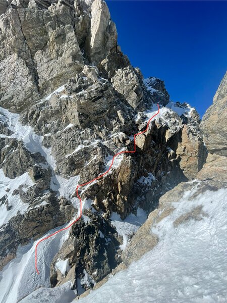 What you see after you've weaved between the two pinnacles. The photo was taken standing on the East side of Bonney's Pinnacle, looking South at the North Ridge proper. The line marked is the fourth/low-fifth class alternative to the "Room" route.