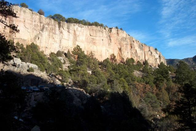 Warm winter day at Cactus Cliff